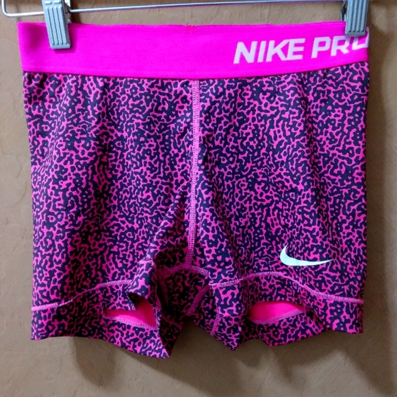 Nike Pants - Woman's Nike pro workout shorts size small